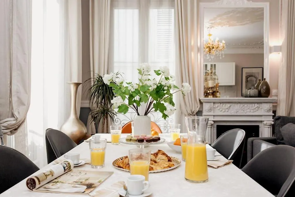 Elegant 120M2 3Ch Quartier Romantique Centre Ville Paris 0*,  France